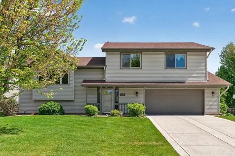 2287 Helmo Court N Oakdale MN 55128