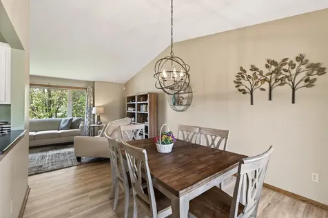 2287 Helmo Court N Oakdale MN 55128