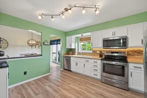2287 Helmo Court N Oakdale MN 55128