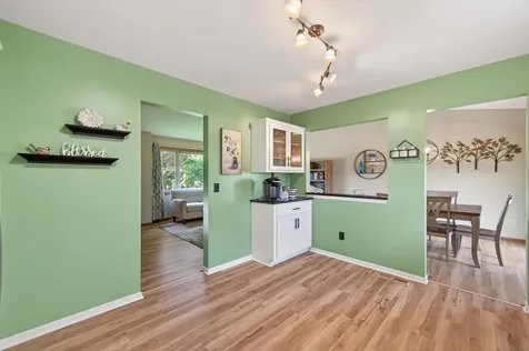 2287 Helmo Court N Oakdale MN 55128