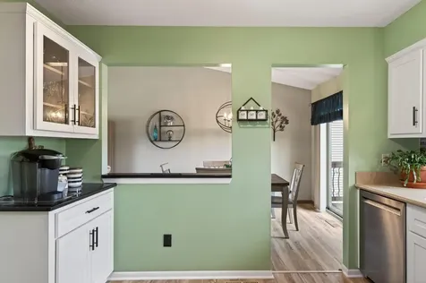 2287 Helmo Court N Oakdale MN 55128