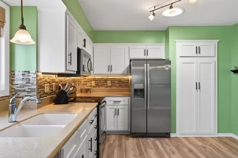 2287 Helmo Court N Oakdale MN 55128