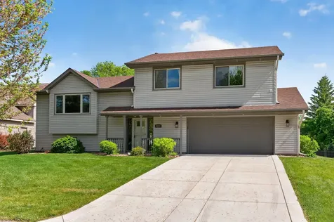 2287 Helmo Court N Oakdale MN 55128