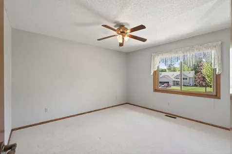 2287 Helmo Court N Oakdale MN 55128