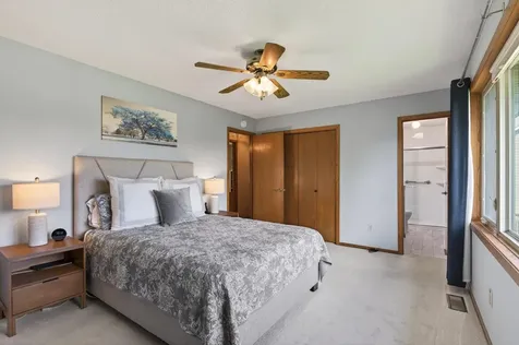 2287 Helmo Court N Oakdale MN 55128