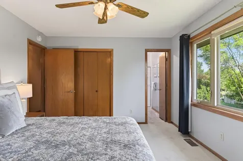 2287 Helmo Court N Oakdale MN 55128