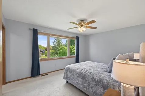 2287 Helmo Court N Oakdale MN 55128
