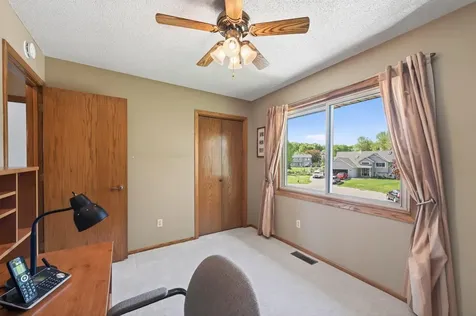 2287 Helmo Court N Oakdale MN 55128