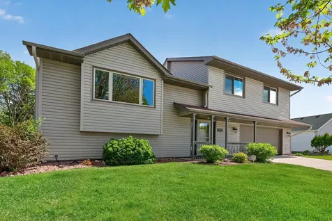 2287 Helmo Court N Oakdale MN 55128