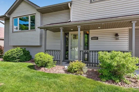 2287 Helmo Court N Oakdale MN 55128