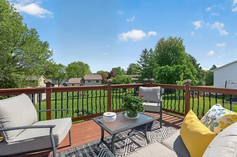 2287 Helmo Court N Oakdale MN 55128