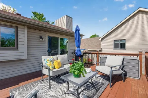 2287 Helmo Court N Oakdale MN 55128