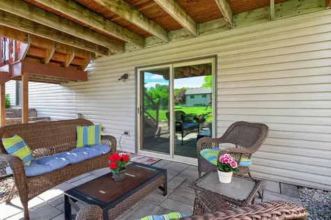 2287 Helmo Court N Oakdale MN 55128
