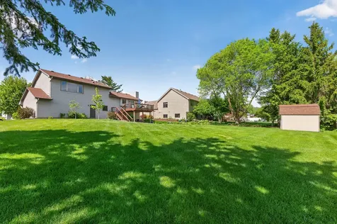2287 Helmo Court N Oakdale MN 55128