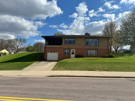 824 Brown Street Jackson MN 56143