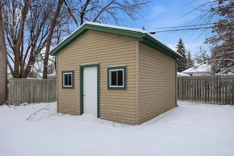 1641 8th Avenue S Fargo ND 58103