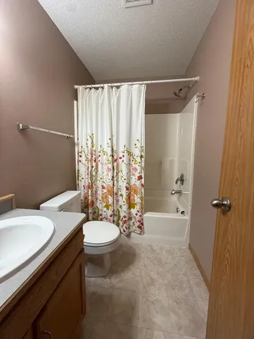 1611 Oakwood Drive West Fargo ND 58078