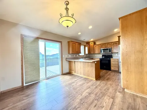 1611 Oakwood Drive West Fargo ND 58078