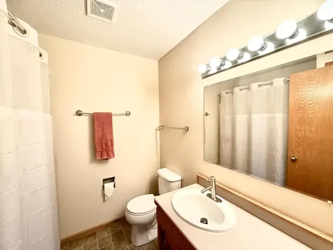 1611 Oakwood Drive West Fargo ND 58078