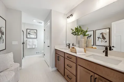 1531 Traverse Lane West Saint Paul MN 55118
