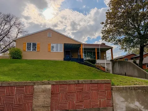 821 Park Street Jackson MN 56143