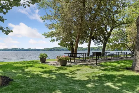 8 Sandpiper Lane North Oaks MN 55127