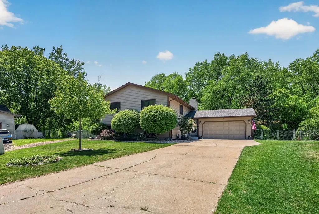 3286 York Alcove Woodbury MN 55125