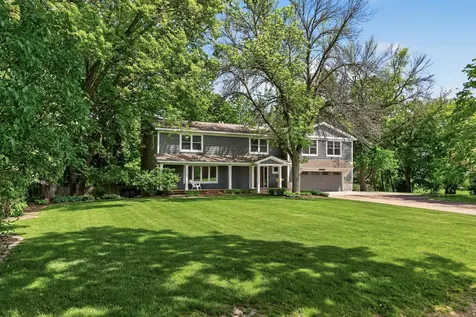 8955 Quinn Road Chanhassen MN 55317