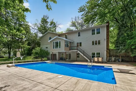 8955 Quinn Road Chanhassen MN 55317