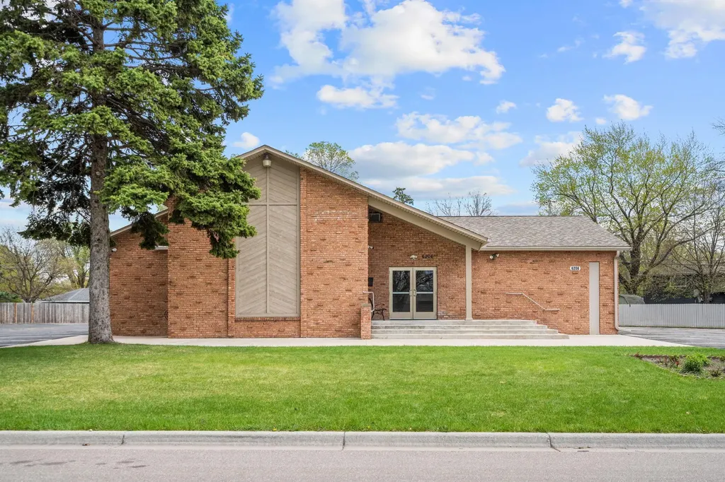 6206 Lilac Drive N Brooklyn Center MN 55430