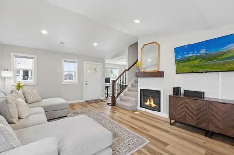 6986 Lancaster Way NE Albertville MN 55301