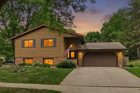 3301 Knob Lane NW Rochester MN 55901
