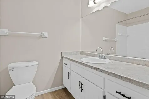 1421 Granada Trail N Oakdale MN 55128