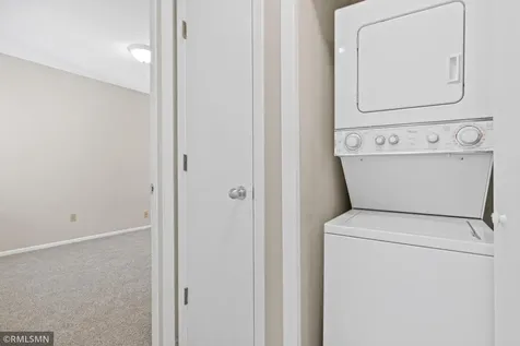1421 Granada Trail N Oakdale MN 55128