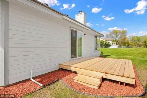 1421 Granada Trail N Oakdale MN 55128