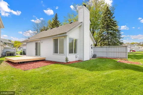 1421 Granada Trail N Oakdale MN 55128