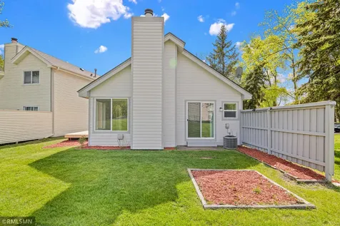 1421 Granada Trail N Oakdale MN 55128
