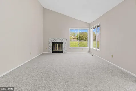 1421 Granada Trail N Oakdale MN 55128