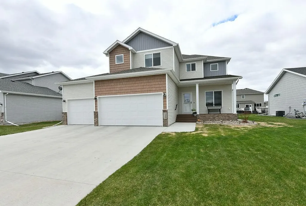 6620 57th Avenue S Fargo ND 58104