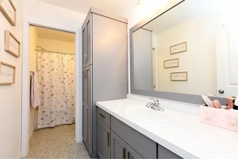 6620 57th Avenue S Fargo ND 58104