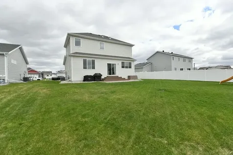 6620 57th Avenue S Fargo ND 58104