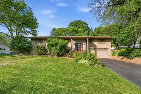 12913 Eagle Ridge Drive Burnsville MN 55337