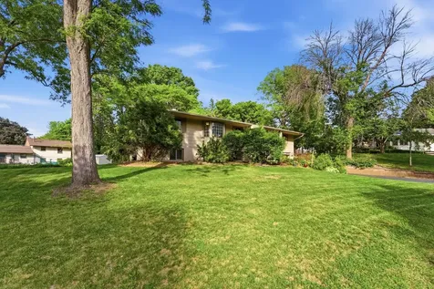 12913 Eagle Ridge Drive Burnsville MN 55337