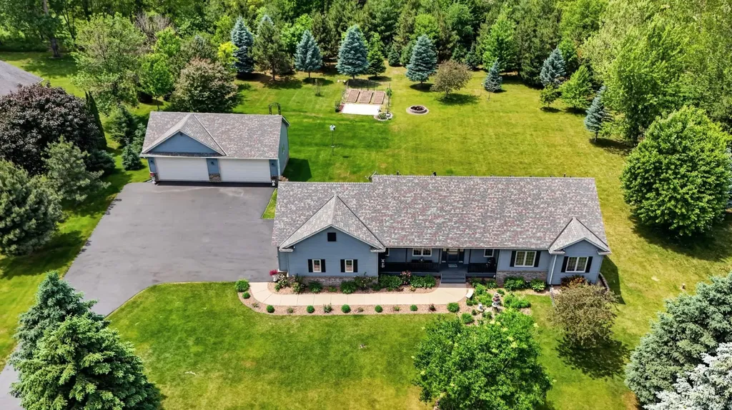 13420 Skyline Circle Shakopee MN 55379