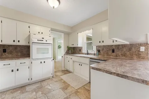 10 Western Terrace Golden Valley MN 55426