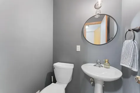 10 Western Terrace Golden Valley MN 55426