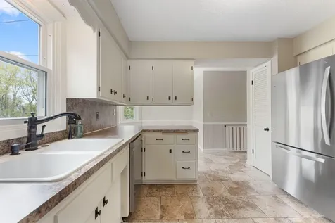 10 Western Terrace Golden Valley MN 55426