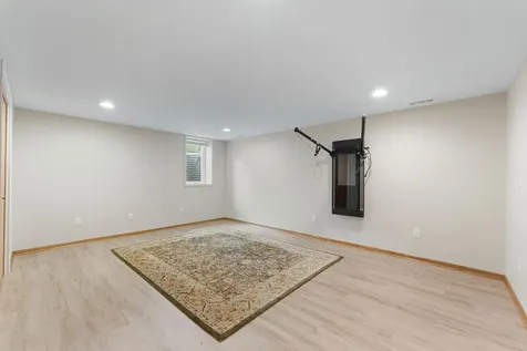 10 Western Terrace Golden Valley MN 55426