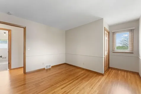 10 Western Terrace Golden Valley MN 55426