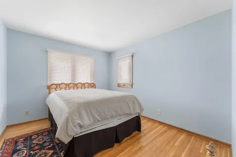 10 Western Terrace Golden Valley MN 55426